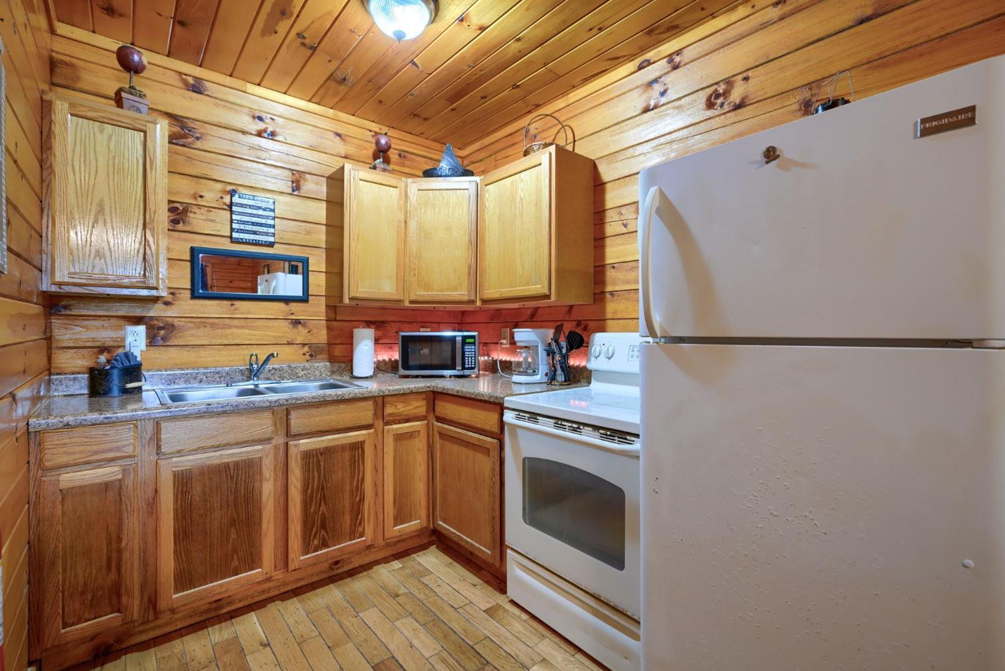 Blue Rose Cabins - Pine Ridge Cabin โลแกน ภายนอก รูปภาพ