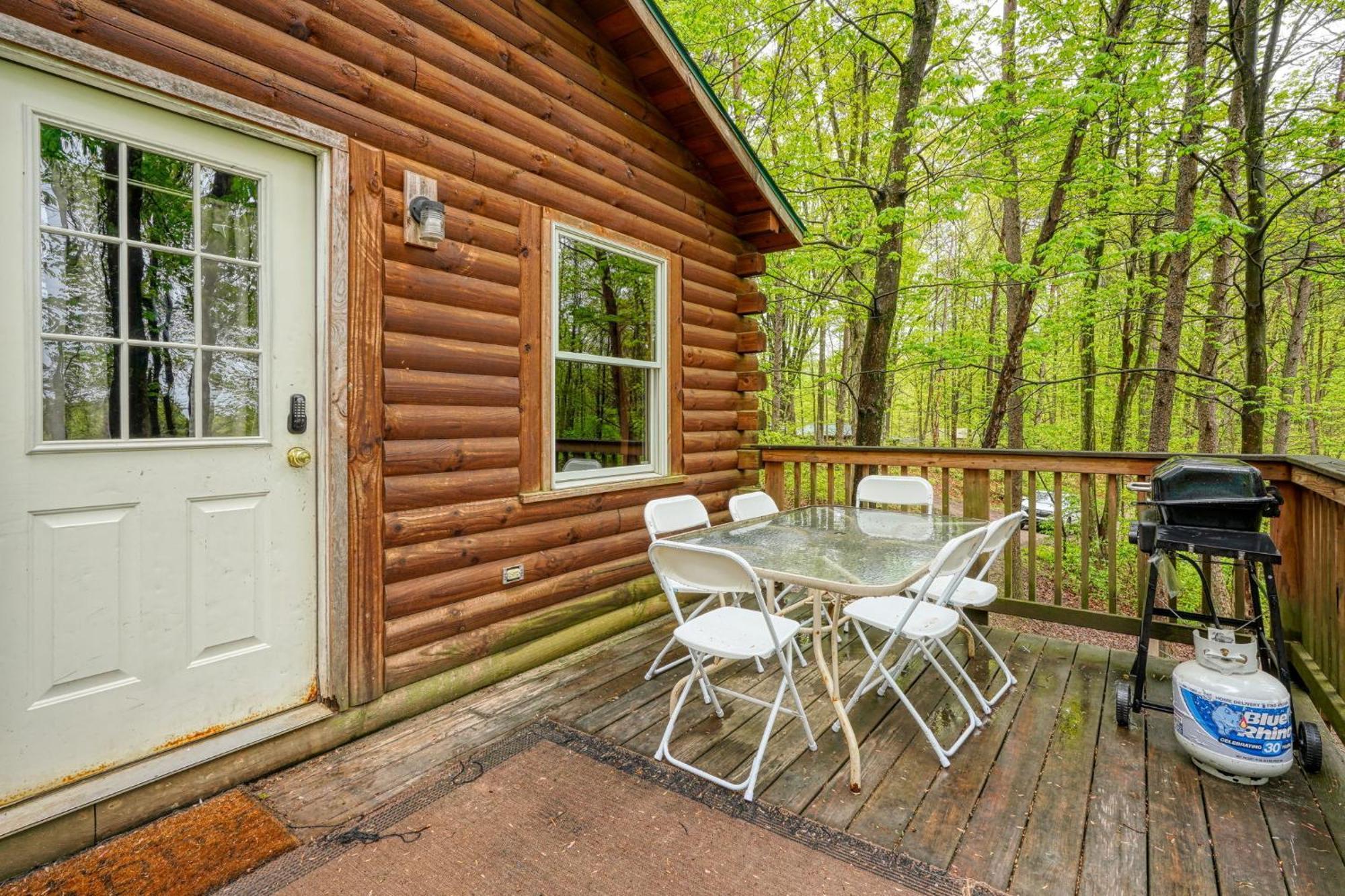 Blue Rose Cabins - Pine Ridge Cabin โลแกน ภายนอก รูปภาพ